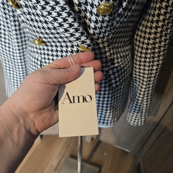 Amo Women's Black and White Houndstooth Blazer - Picture 14 of 16